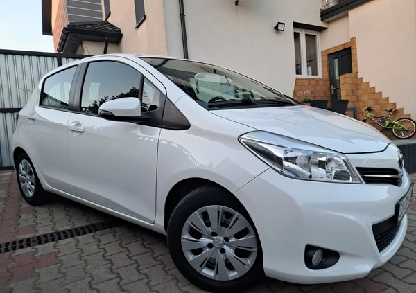 Toyota Yaris cena 25900 przebieg: 152000, rok produkcji 2012 z Świebodzice małe 211
